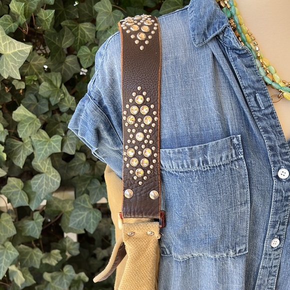 COPY - Tylie Malibu tan Purse - Picture 2 of 7